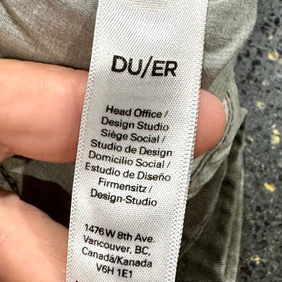 Du/er Live Free Journey Shretch Shorts. Green. Size 32. - Picture 4 of 7